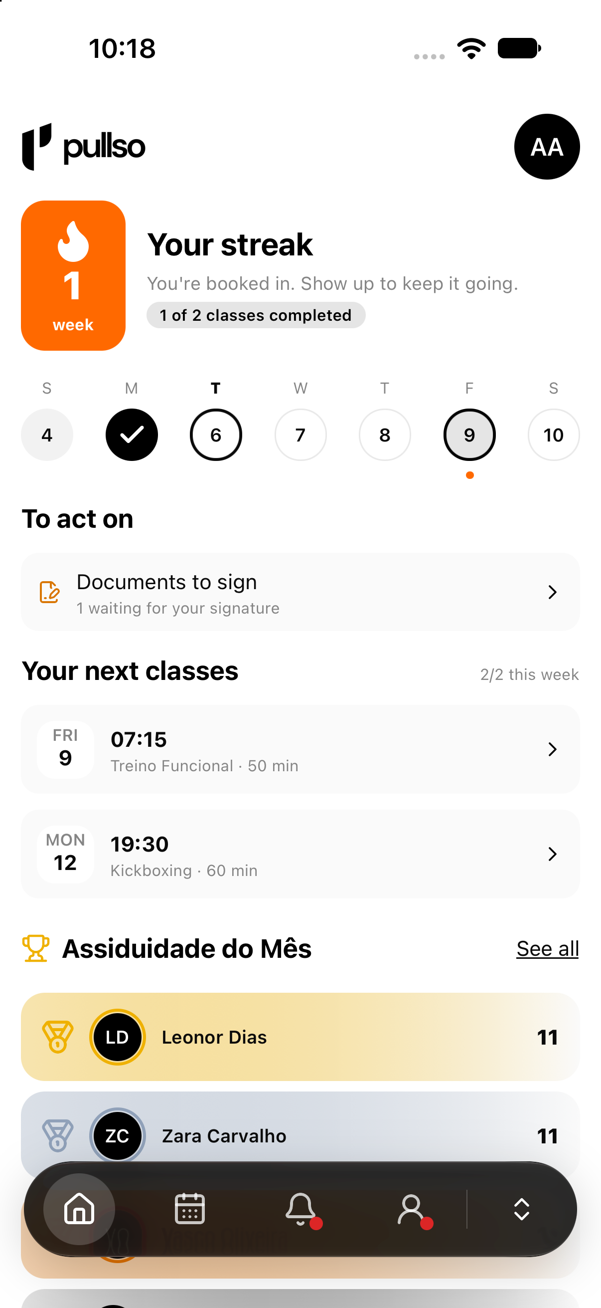 Pullso app home screen with the weekly streak and upcoming classes